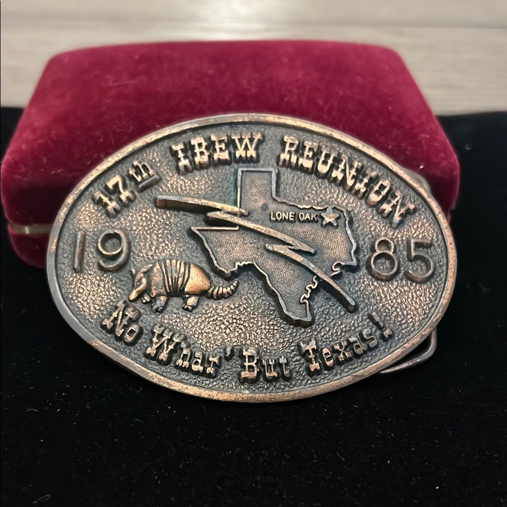 Vintage Bronze IBEW 17th Reunion Belt Buckle 1985 Texas